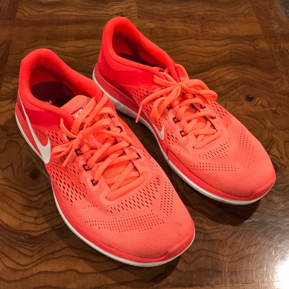 Nike size 10 tennis shoes
